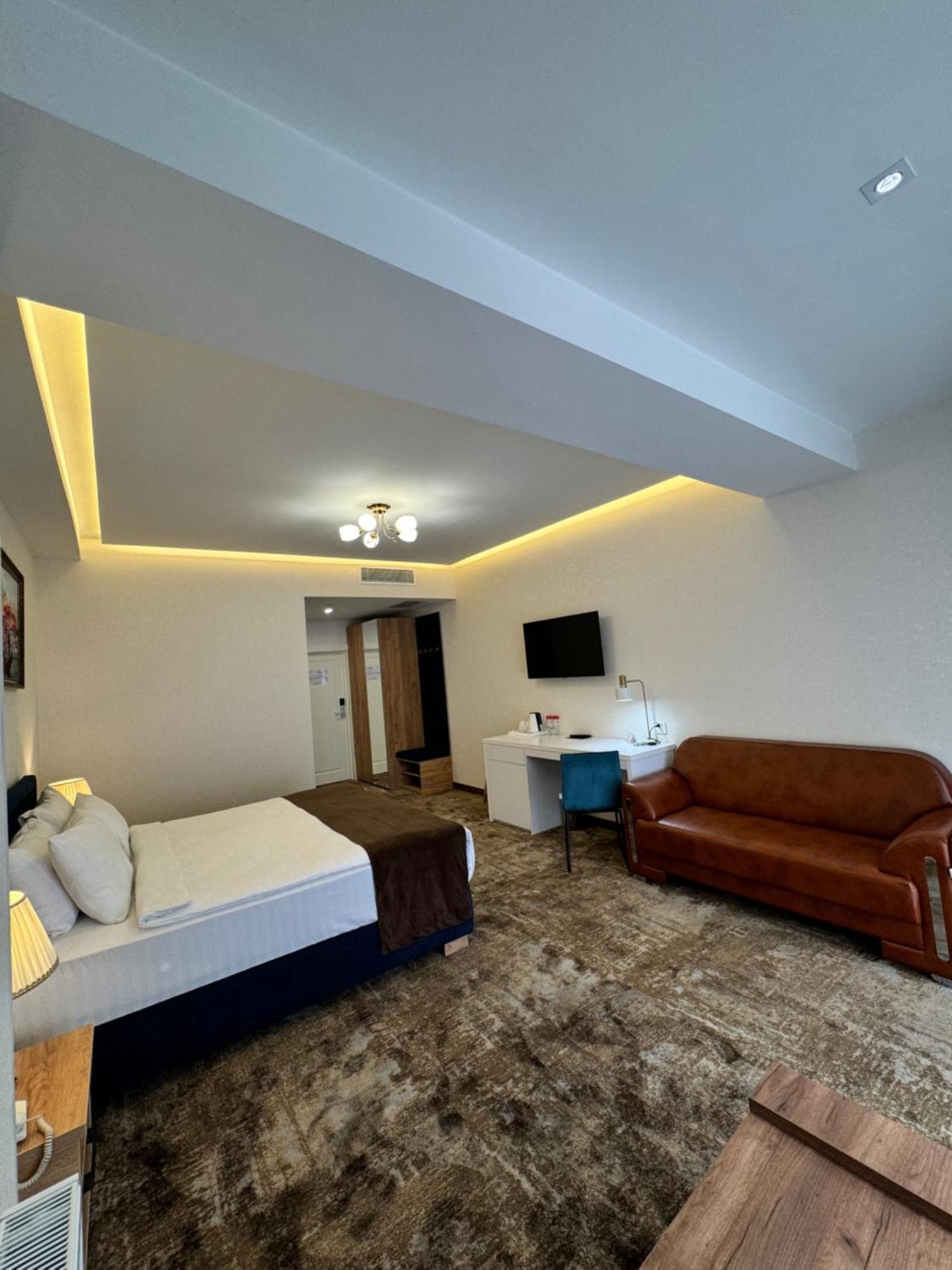 Garnet Mir Hotel Taskent Exterior foto